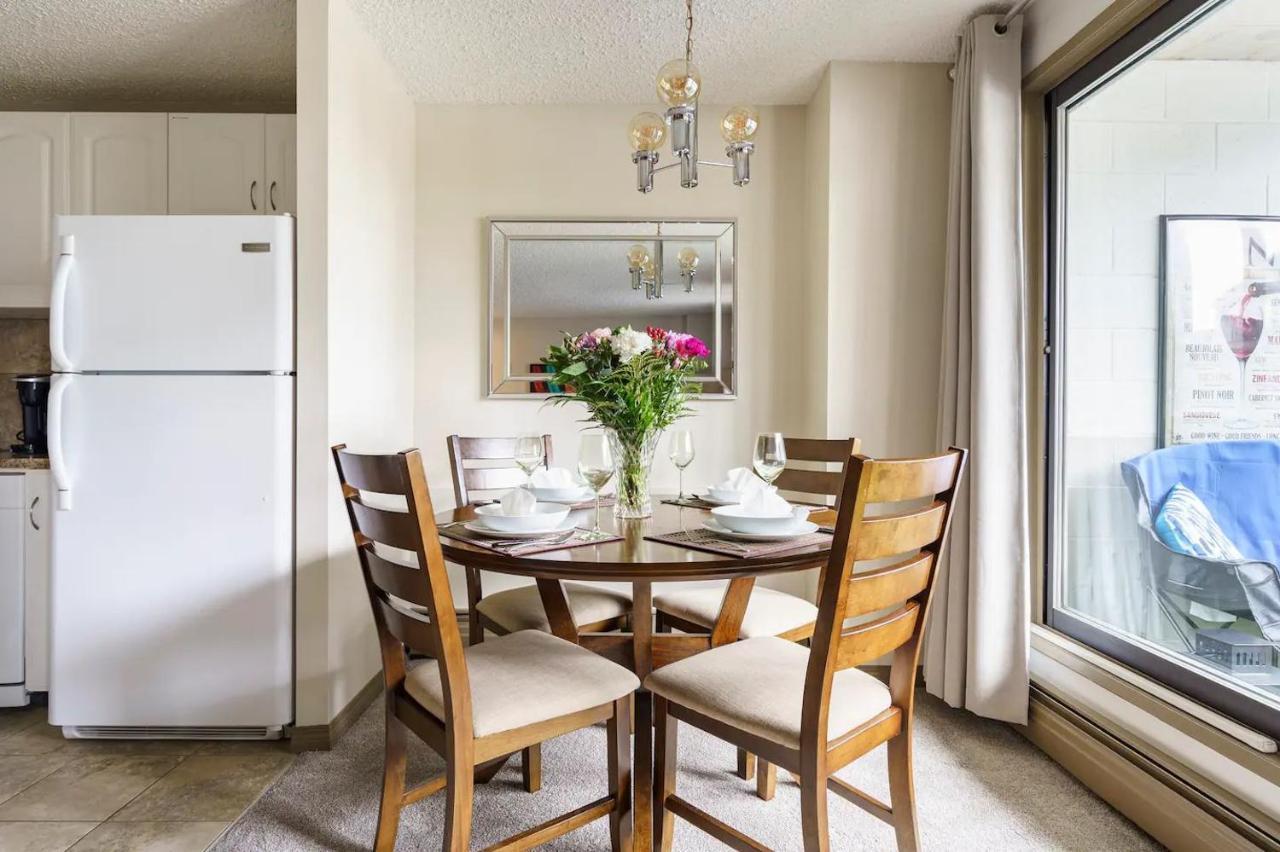 Entire Condo Downtown, Walk To Bmo & Stampede, Parking, 1,5 Hrs To Banff YYC Екстериор снимка